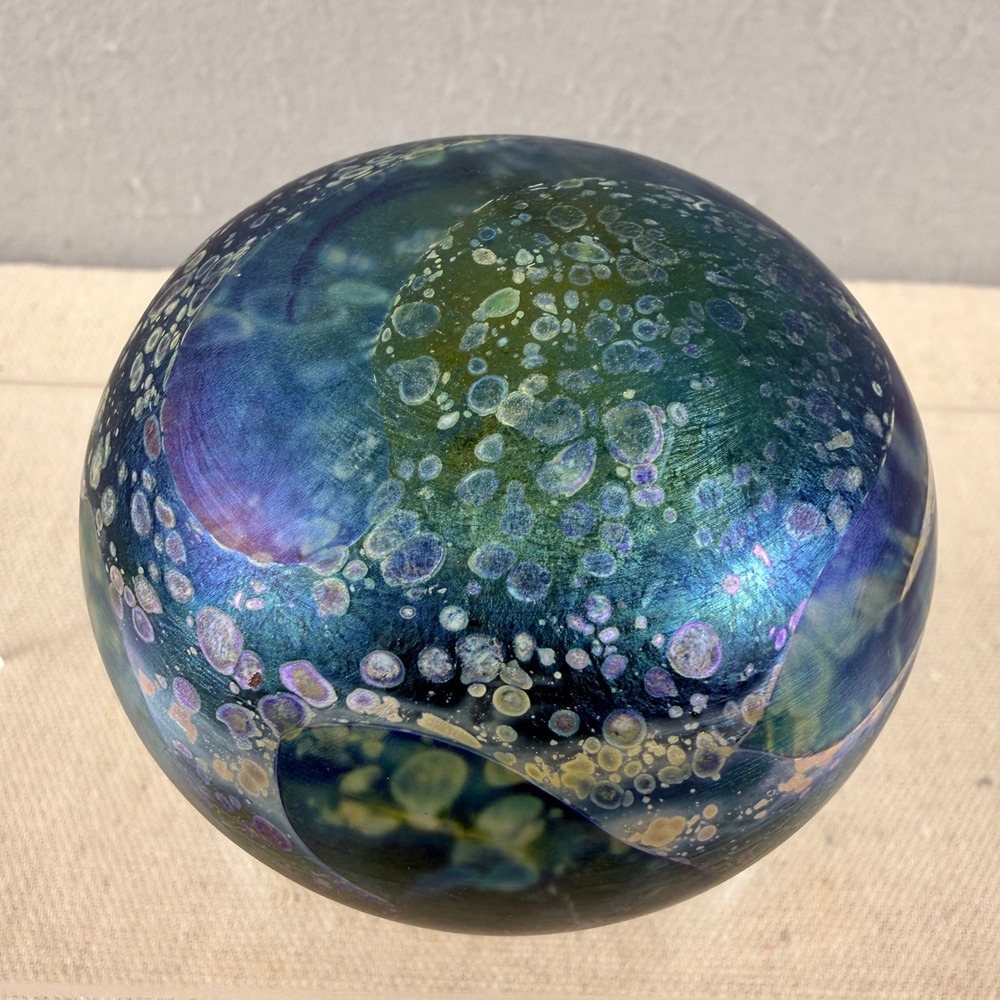 Vtg 1976 Robert Eickholt Signed Iridescent Art Glass Paperweight Studio Glass